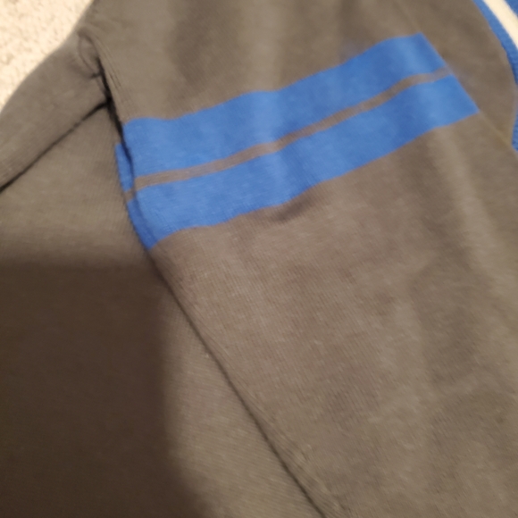 Warner Bros. Ravenclaw House Harry Potter Gray and Blue Cardigan - Picture 5 of 10